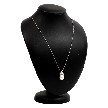 COLLANA in oro bianco 18 KT con brillanti e perla coltivata