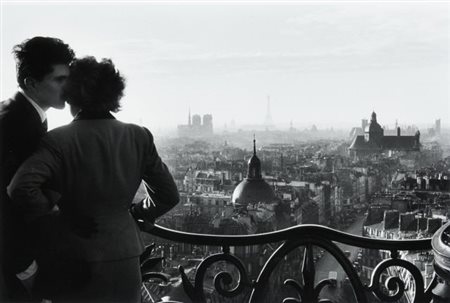 Willy Ronis “Les amoureux de la Bastille” 1957