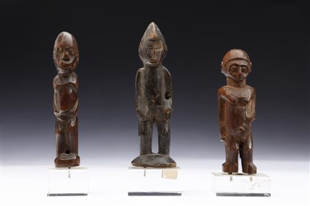  Arte africana - Tre statuette in legno
Yoruba-Nigeria
.