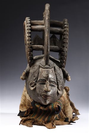  Arte africana - Maschera Agbogho Mmwo
Igbo, Nigeria
.