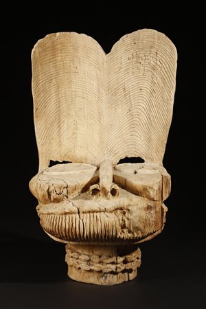  Arte africana - Maschera cerimoniale Tsesah
Bamileke, Camerun
.