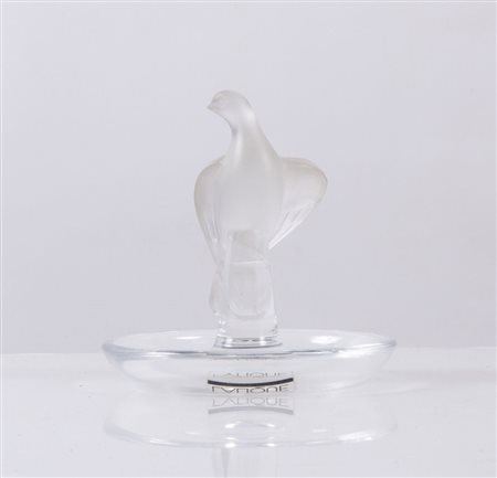 LALIQUE, Parigi. Uccellino. Cm 10xØ9,5. Sotto la base reca etichetta Lalique.