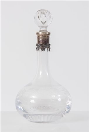 Decanter in cristallo con decorazione in argento 925. Cm 32xØ16. Reca punzone...