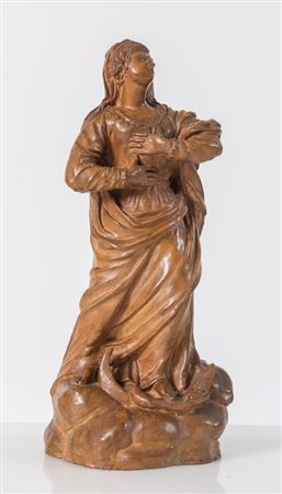 Scultura in terracotta, raffigurante Assunta. Emilia, XVIII secolo. Cm 49x23x15.