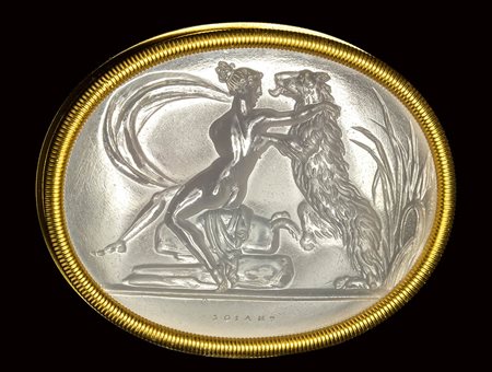 A fine neoclassical Poniatowski  chalcedony intaglio signed Gnaios, set in a gold frame. Crimisus and Egesta. 19th century. 