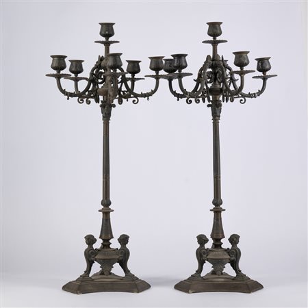 Coppia di candelabri in bronzo