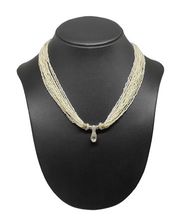 Collana con perle orientali naturali e chiusura centrale con brillanti ca 0,83 ct ed acquamarina ca 2.10 ct