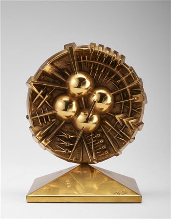 Arnaldo Pomodoro "Disco per Litoscan Bencetti" 2005
bronzo dorato
diam. cm 10; b