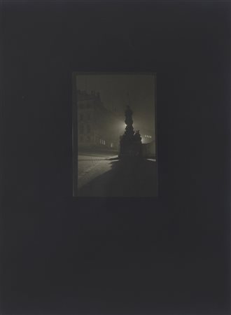 JOSEF SUDEK   
La promenade du soir 1958-61 Prague la Place du Chateau, 1958-61
