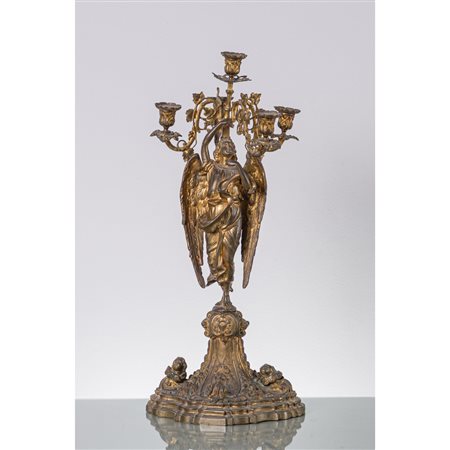 OFFICINE FRANCESI DEL XVIII SECOLO, Candelabro in bronzo