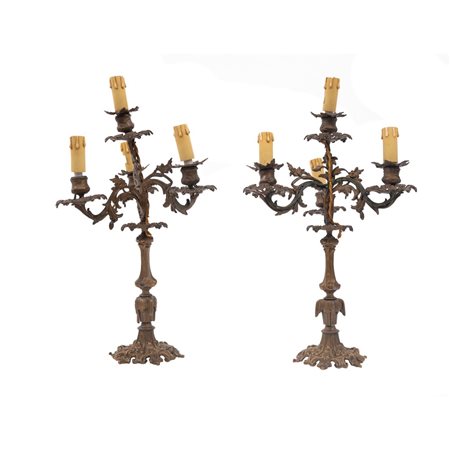 COPPIA DI CANDELABRI in bronzo