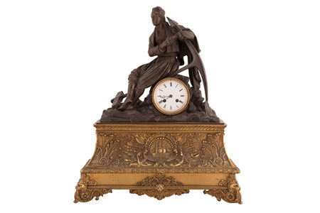  
Orologio in bronzo dorato e brunito raffigurante nella parte superiore un marinaio con ancora XIX secolo
 