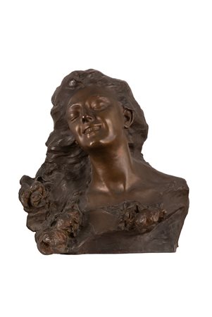 Gabriele Parente (Napoli, 1875 - Napoli, 1899) 
Statua in bronzo raffigurante giovane donna contadina 
 cm 51x46x31