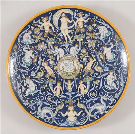 MAIOLICHE G. MARMOTTINI "Leda e il cigno". Grande piatto in maiolica...