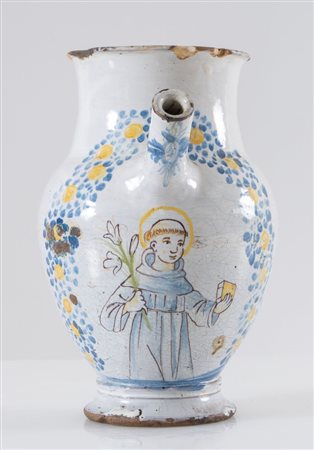 Brocca in ceramica con figura di santo. Centro Italia, metà del XVII secolo....