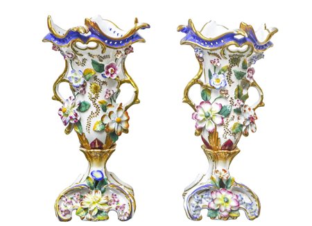 Coppia di vasi biansati in porcellana, Late 19th century
