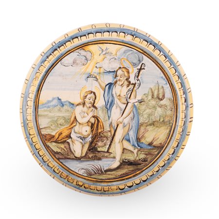 Manifattura castellana attiva tra la fine del XVII secolo e gli inizi del XVIII secolo ( - ) 
Coperchio di fonte battesimale in maiolica decorato con la scena del Battesimo di Cristo. 
 Ø cm 26,5