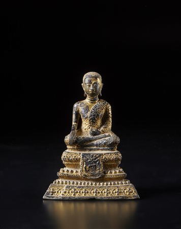  Arte Sud-Est Asiatico - Scultura in bronzo dorato raffigurante Buddha 
Tailandia, Rattanakosin, XIX secolo .