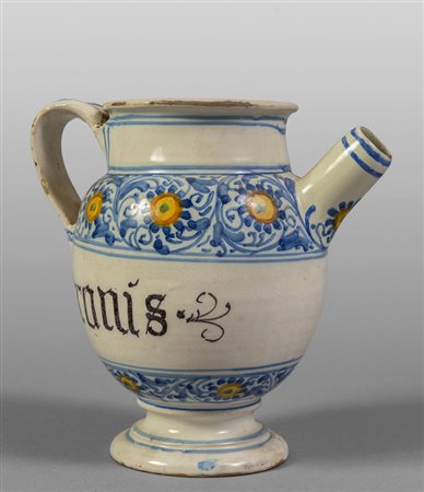 Brocca in ceramica, decorazione bianca e blu con 
