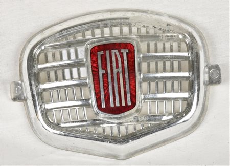 FREGIO FIAT per Fiat modello 600 plastica verniciata 1960 ca cm 11x15