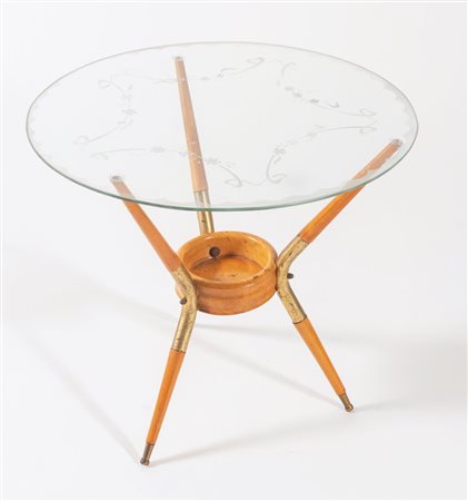 Tavolino con piano circolare in vetro decorato con sabbiature, Italia, Anni ‘60.
