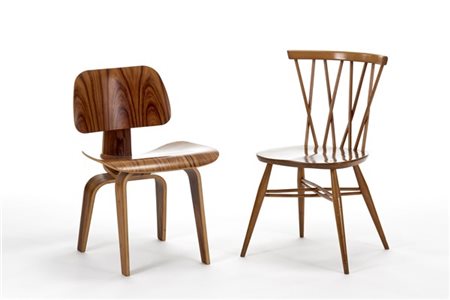 Lotto composto da una sedia riedizione del modello "DCW" di Charles e Ray Eames