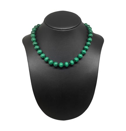 
 
 Collana in malachite  
Chiusura in oro 
 