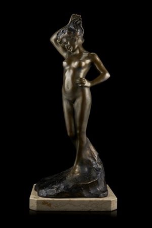 Vincenzo Aurisicchio "Nudo femminile" scultura in bronzo (h. cm 51) poggiante su