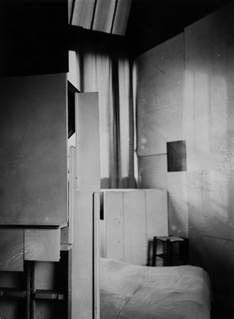 Andrè Kertèsz (1894-1985)  - Atelier de Mondrian, Paris, 1926