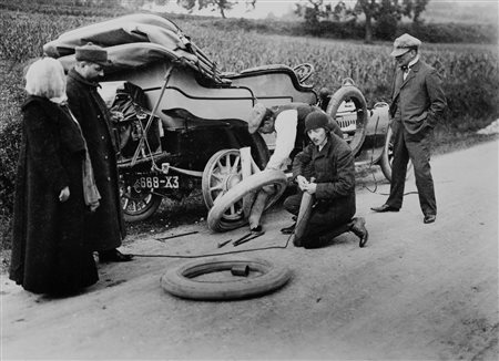 Jacques-Henri Lartigue (1894-1986)  - Voiture, 1911