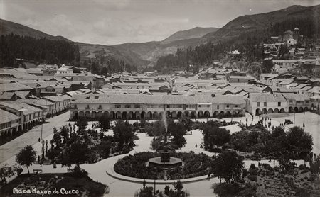 Martin Chambi (1891-1973)  - Plaza Major de Cuzco, Perù, 1920s