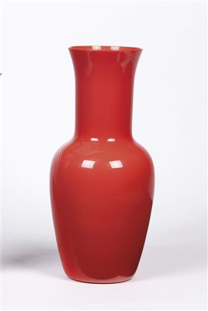 Venini Murano Vaso, 2006;In vetro opalino, h. 51 cm Firma e data incisa alla...