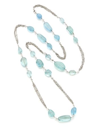 Lunga collana multifili in oro bianco con boule di acquamarine e quarzi azzurri