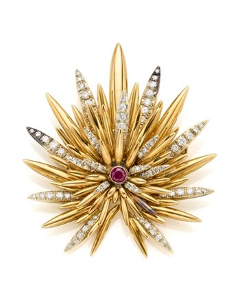 Broche a fiore in oro giallo e bianco con diamanti per complessivi ct. 1,70 cir