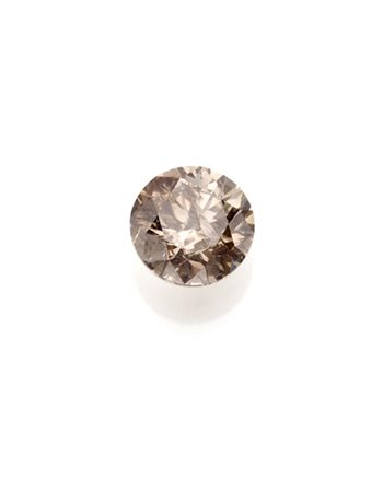 Diamante rotondo fancy dark brown di ct. 1,25. 

Accompagnato da diamond report