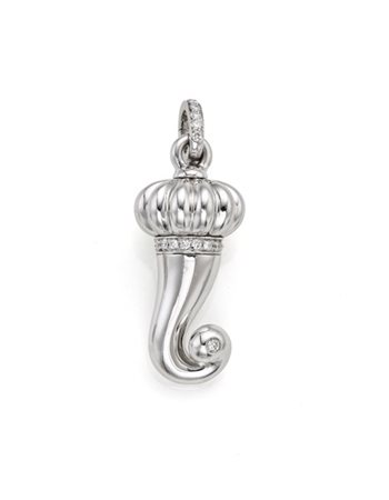 CHANTECLER
Pendente in oro bianco e diamanti a guisa di cornucopia, g 14,57 cir