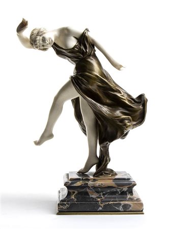 Scultura Art Déco francese
in bronzo e avorio - 
1910 circa, scultore
ANTOINE ORLANDINI