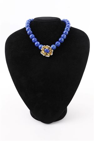  
Collana in sodalite e oro e brillanti 
 Lunghezza cm 44