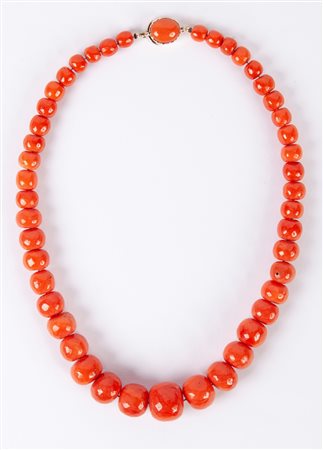  
Collana in corallo rosso antico 
 Lunghezza cm 48