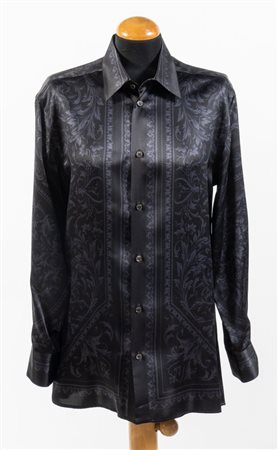 VERSACE Camicia in seta nera con motivo barocco arabescato sui toni del blu....