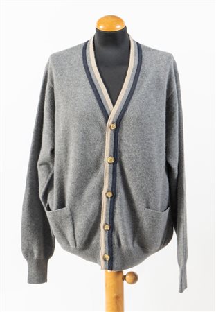 ETRO Cardigan in lana sui toni del grigio. Riporta taglia 48. Composizione:...