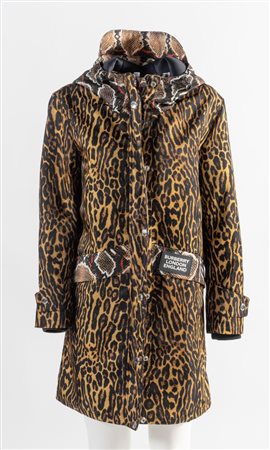 BURBERRY Impermeabile modello Cramond in cotone a fantasia animalier. Reca...