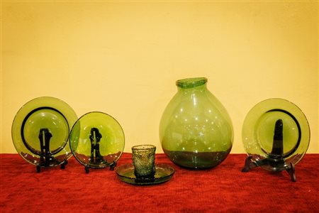 Lotto di curiosità in vetro verde di Empoli, Guidoriccio Casa d'Aste