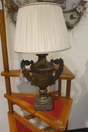 Lampada in metallo argentato