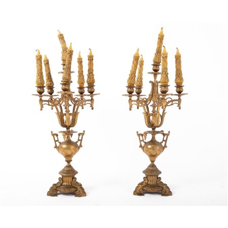 COPPIA DI CANDELABRI in bronzo