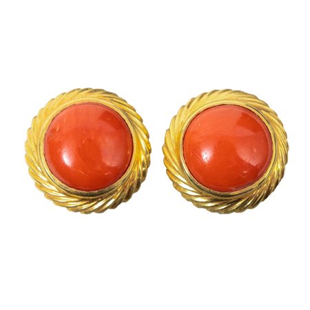 ORECCHINI in oro giallo 18 KT e cabochon di corallo rosso