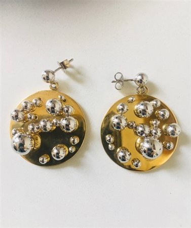 Pol Bury, (1922 - 2005) ORECCHINI in oro giallo e bianco 18kt, diamentro cm...