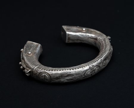  Arte Cinese - Cina Yao.
Bracciale. 
Argento. 
.