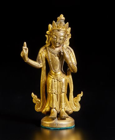  Arte Cinese - Figura in bronzo dorato raffigurante Guanyin 
Cina, dinastia Qing, XVIII secolo.