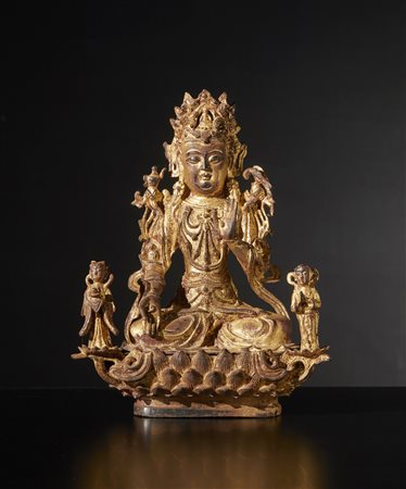  Arte Cinese - Scultura in bronzo dorato raffigurante Avalokitesvara. 
Cina, dinastia Ming. XVI secolo. .